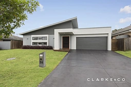 26 Midfield Close, Rutherford