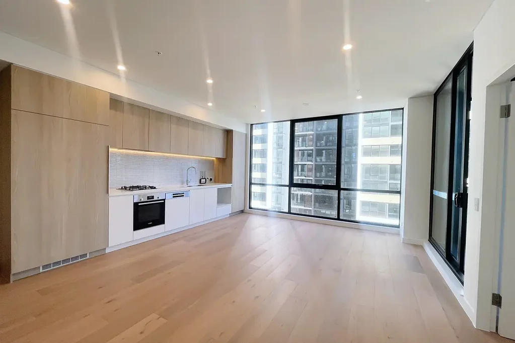Near Brand New One Bedroom &  Easy access to MQ Uni & Timber Floor & Facing quite block!!
