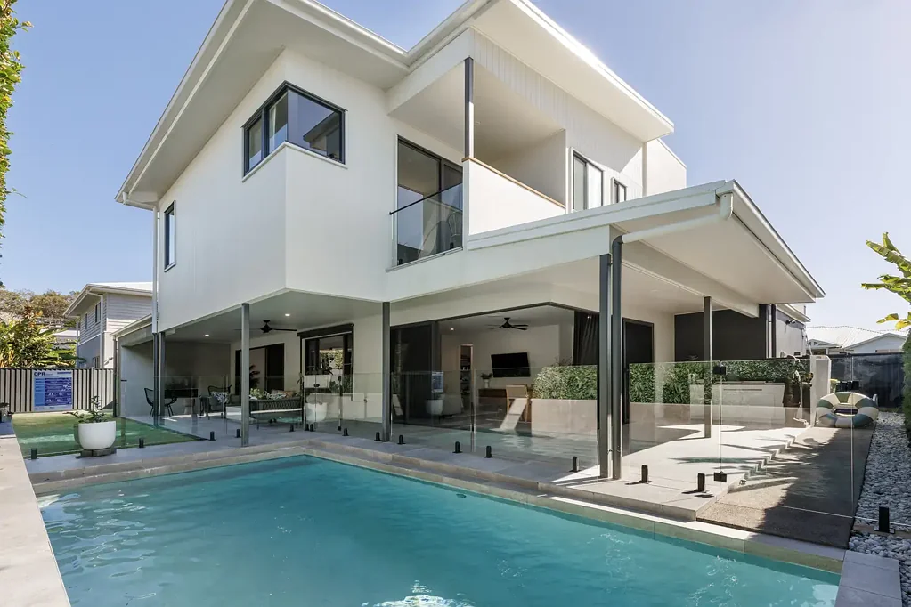 Noosaville 5Kwarto Spacious, Stylish & Designed for Modern Living