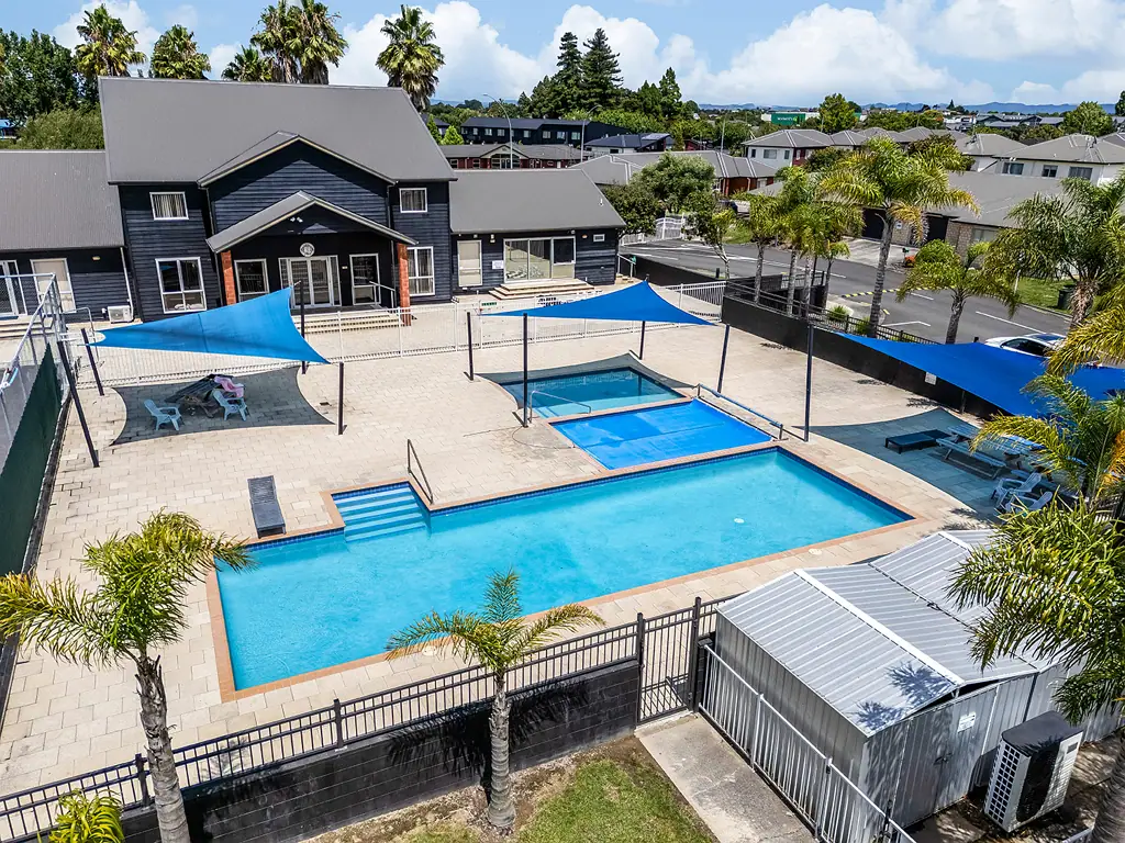 Huntington 3房  Resort-Style living.