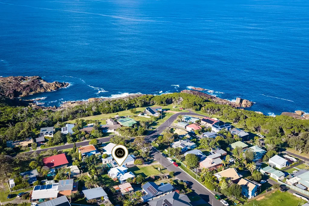 Tathra 4غرفة نوم LAST OPEN HOUSE THIS SATURDAY 10 AM - QUALIFIED BIDDER'S: Massive Block in Prime Tathra Location – Renovate, Reimagine, Reward