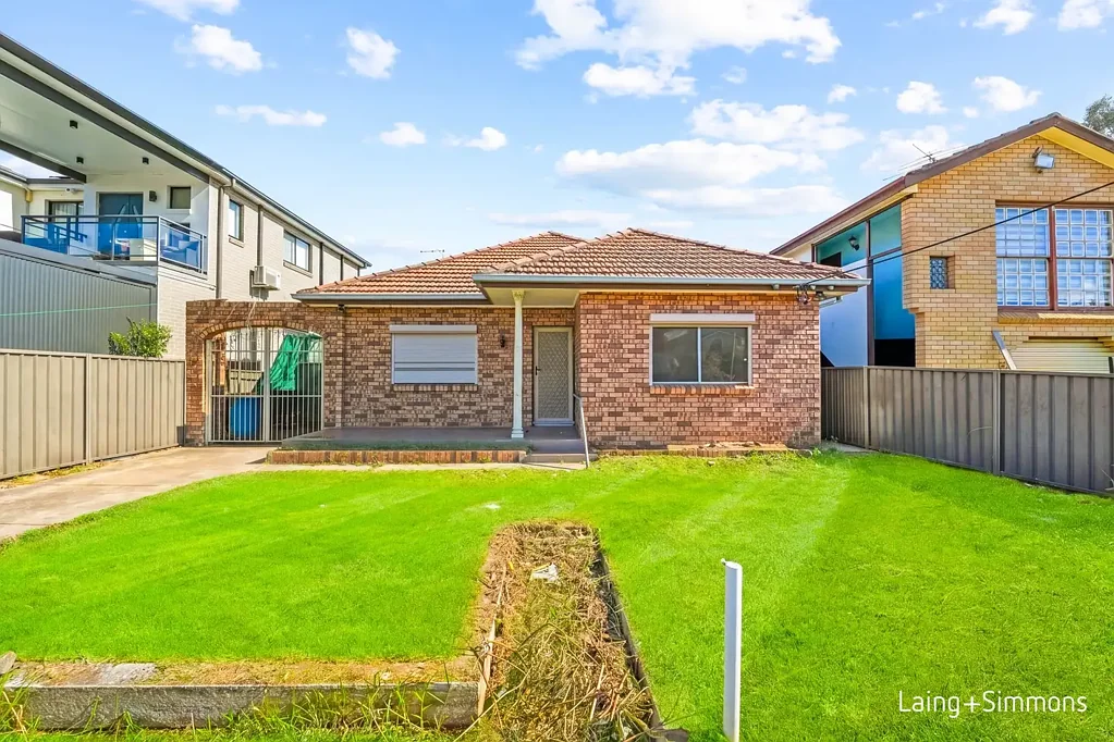 Canley Vale 5ਬੈੱਡਰੂਮ TWO LOTS, DUPLEX SITE & SEPARATE STUDIO