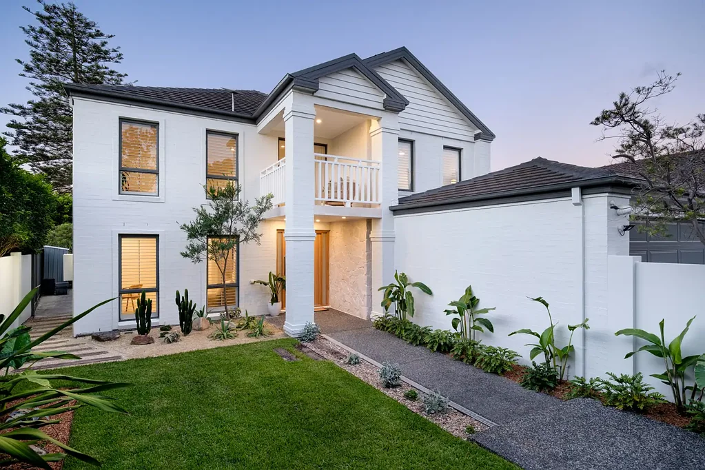 The Junction 5ห้องนอน Private Family Oasis with Impressive Scale and Luxe Renovation, 600m to Beach