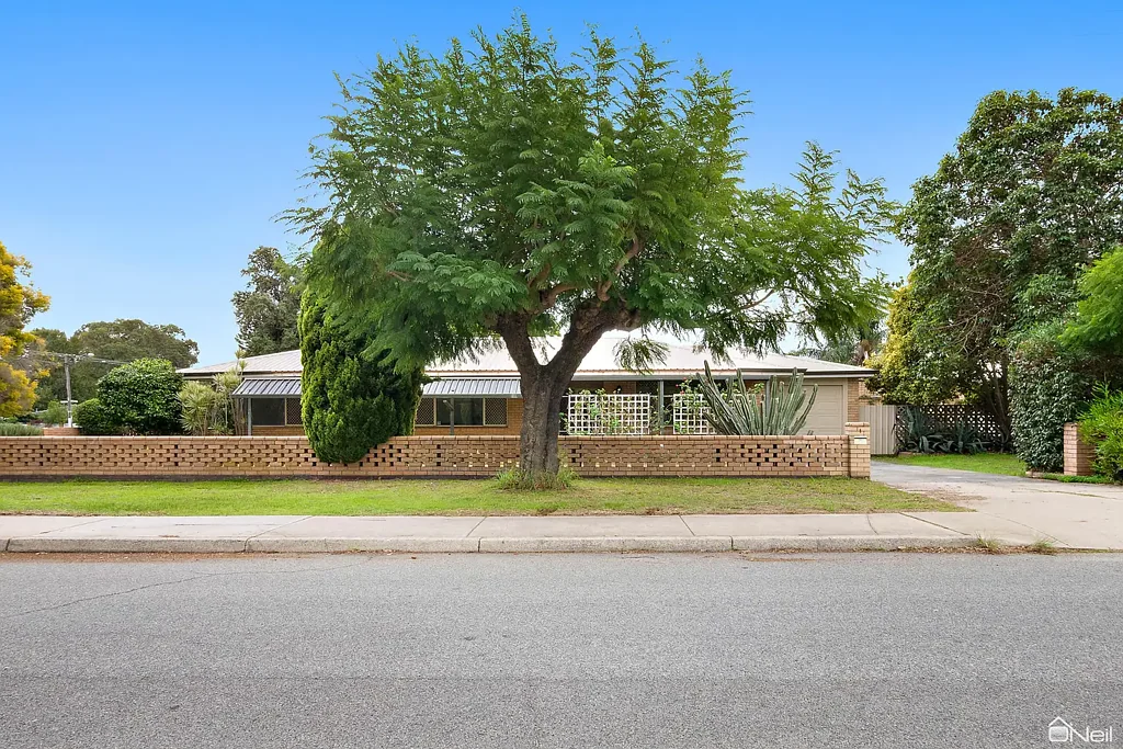 1 Devereux Street, Armadale, WA 6112