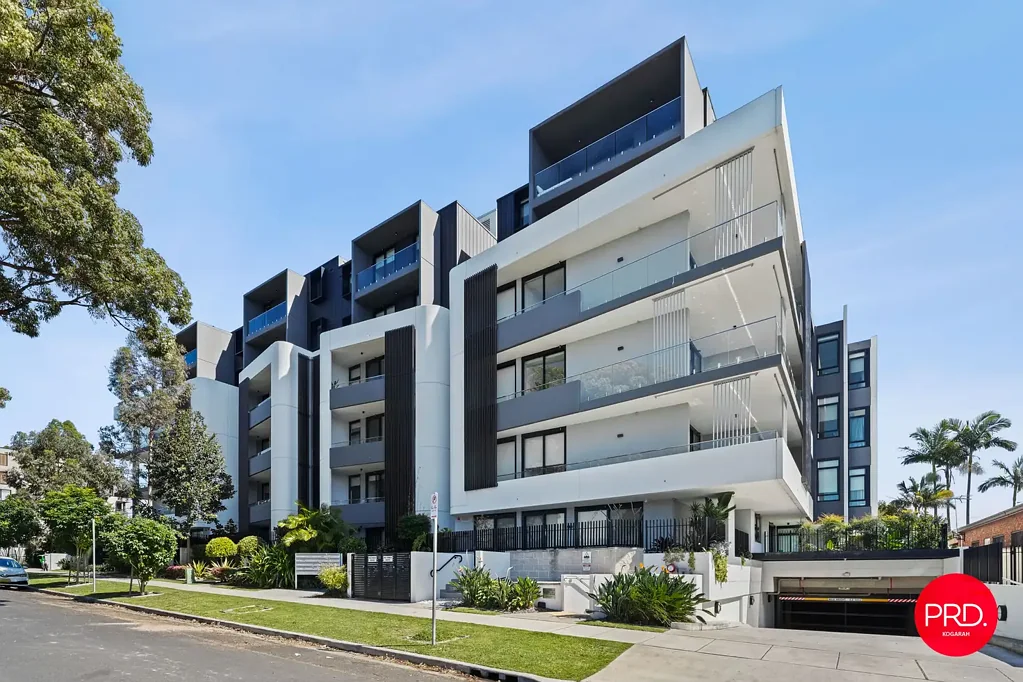 Beverley Park 2Moenga Contemporary East facing Two-Bedroom Two Bathroom Two Car spaces