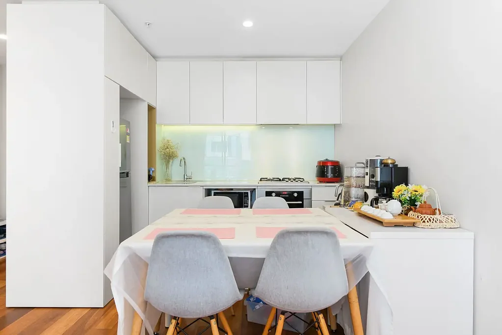 704/8 Wellington Road, Box Hill, VIC 3128