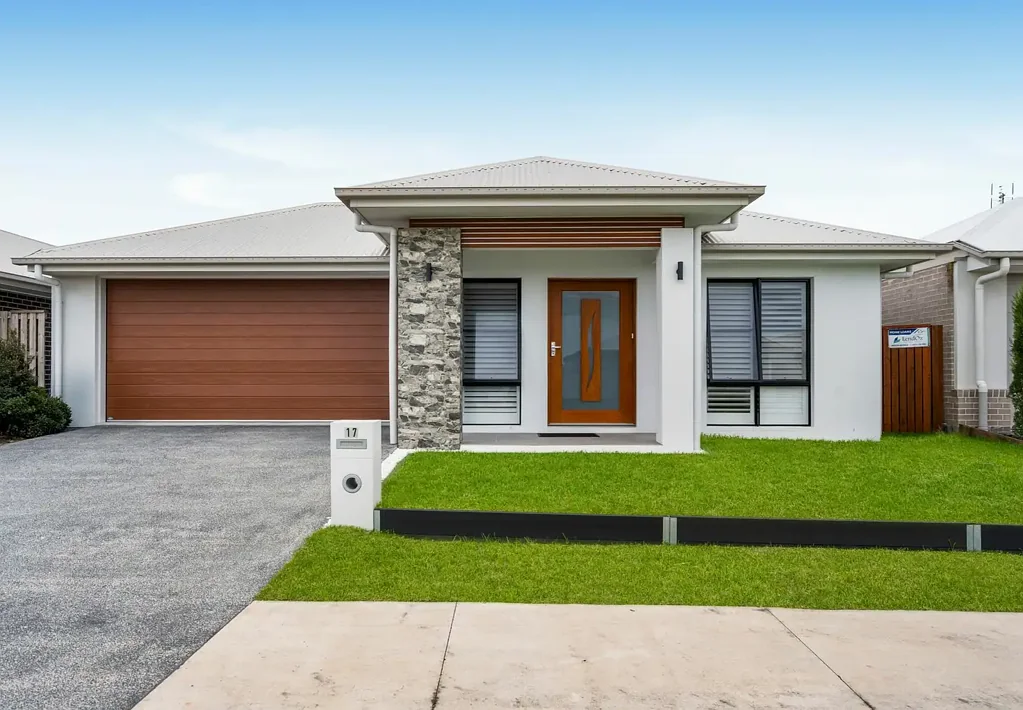 17 Zeil Crescent, Banya, QLD 4551