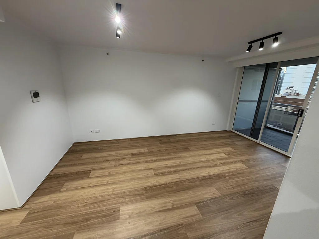 Convenient lifestyle living 1 bed/ 1bath/ 1Car space For Lease (Unfurnished)