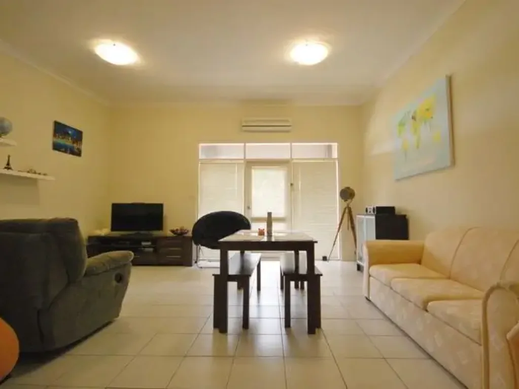 LARGE MODERN TWO BEDROOM APARTMENT. BE QUICK!