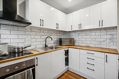 Trentham 2房  Investor Opportunity - Solid Unit in High-Demand