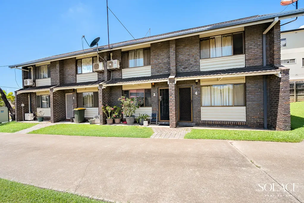 Charming Townhouse in the Heart of Gladstone – A Hidden Gem