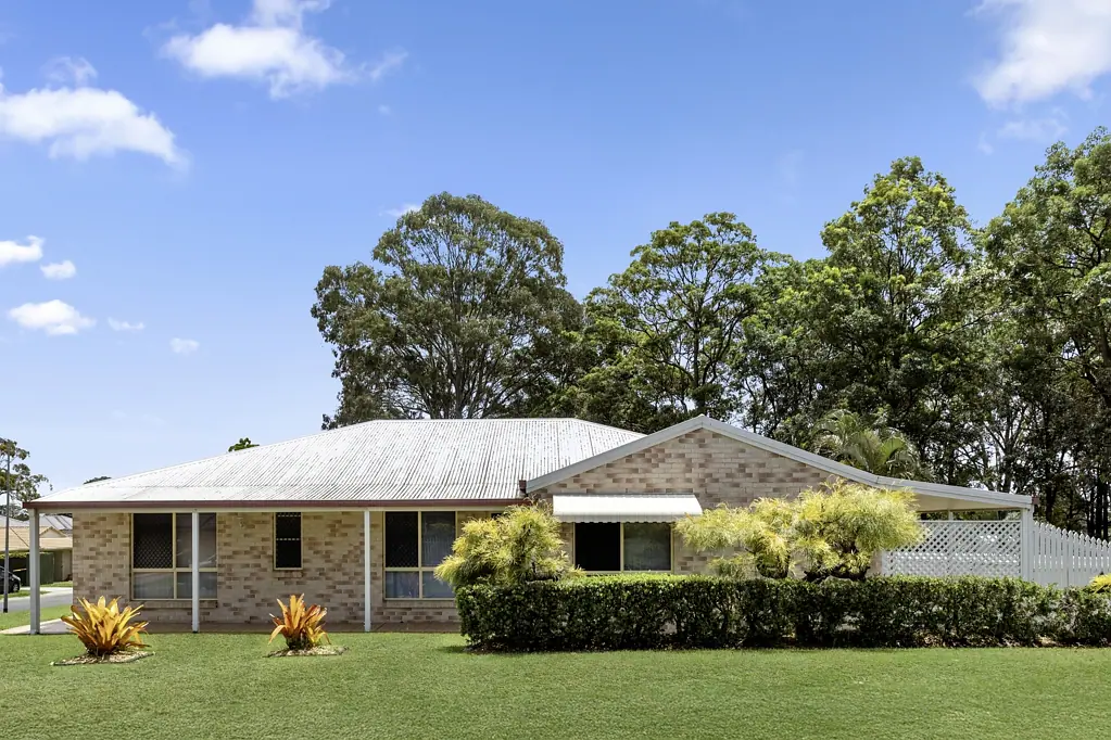 1 Brett Place, Wynnum West, QLD 4178