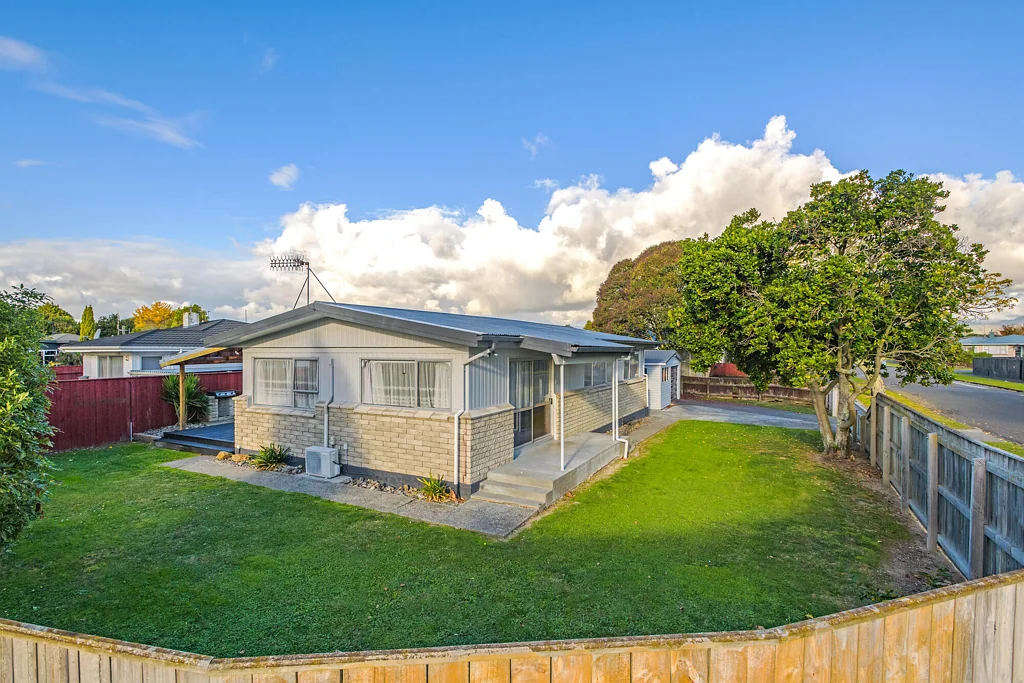 Awapuni 3침실 Updated, sunny and priced to sell!