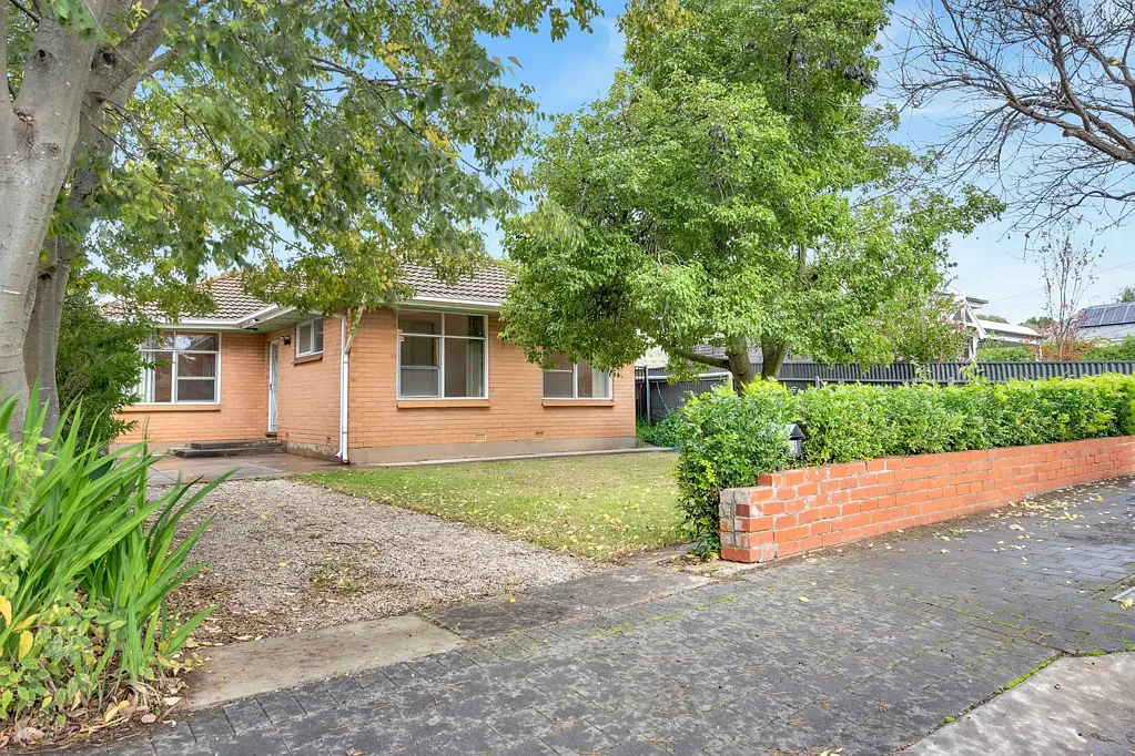 Blue-Chip Kingswood Living - Updated 3-Bedroom Home with Space, Style and Lifestyle Appeal
