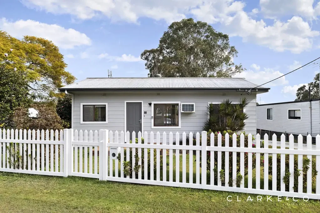 Bonnells Bay 3Kwarto STYLISH LIVING IN A SOUGHT AFTER LAKE MACQUARIE LOCATION!