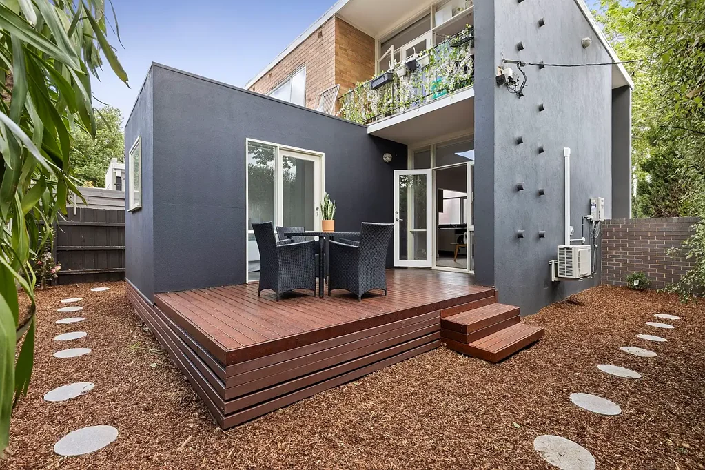 Elwood 2ਬੈੱਡਰੂਮ North-Facing Courtyard Sanctuary in Boutique Elwood Block