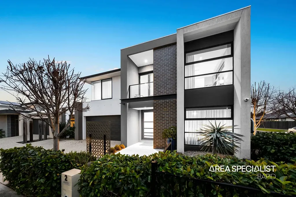 2 Tallrush Street, Clyde North, VIC 3978