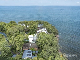 115 Promontory Way, North Arm Cove