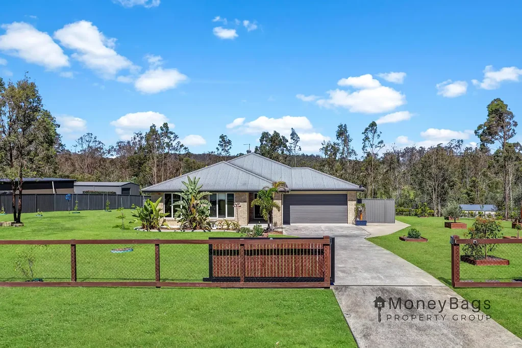 Jimboomba 4部屋 Spacious Luxe Living