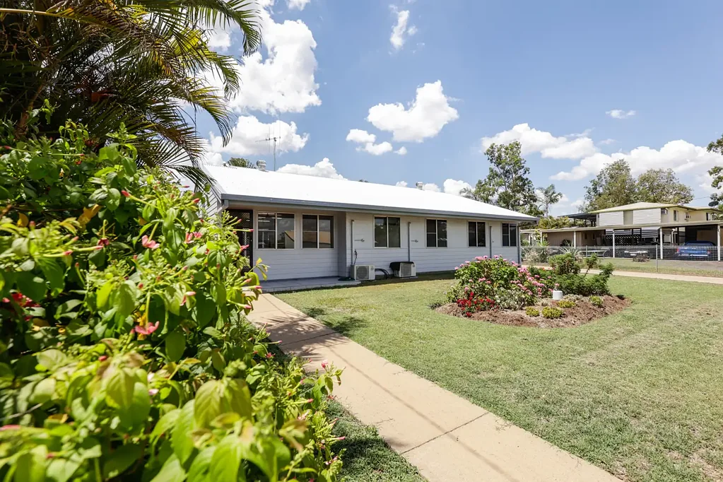 BEAUTIFULLY PRESENTED, NEWLY RENOVATED COZY 3 BEDROOM HOME WITH PLENTY OF UNDERCOVER PARKING!