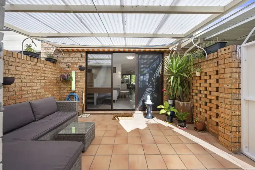 Burleigh Waters 2ਬੈੱਡਰੂਮ PEACEFUL LIVING IN THE HEART OF BURLEIGH WATERS - SET ACROSS AN IMPRESSIVE 56,000mÂ² OF LAND