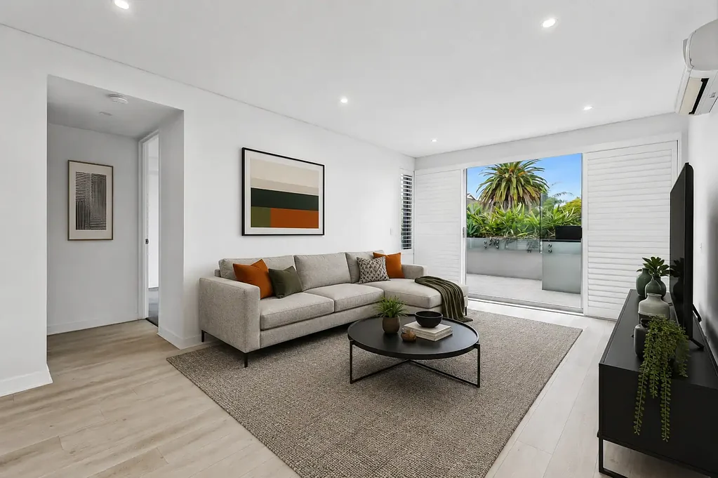 Manly Vale 2Moenga Sleek entertainer with a vast private terrace - security building with lift access, footsteps to shops and the B-Line