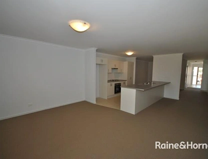 64 Peppermint Drive, Worrigee, South Coast, 3 rūma, 2 rūma horoi, Townhouse