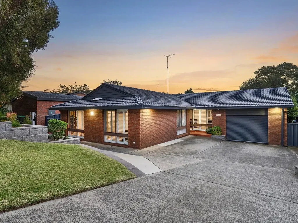 Menai 4 Slaapkamer Spacious Single-Level Family Living with Poolside Entertaining