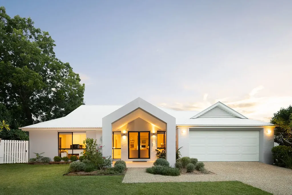 15 Cromwell Close, Brookfield, QLD 4069