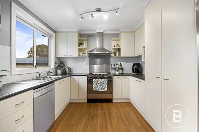 8 Ford Street, Ararat, VIC 3377, 4 slaapkamers, 1 badkamers, House