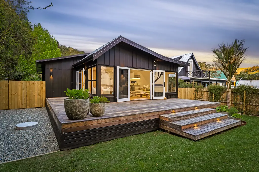 Matakana 2ਬੈੱਡਰੂਮ Beachfront bliss – refined coastal living