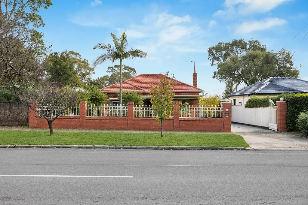 Magill 4Habitaciones Timeless Family Living on a Rare 961m² Allotment in Prestigious Magill