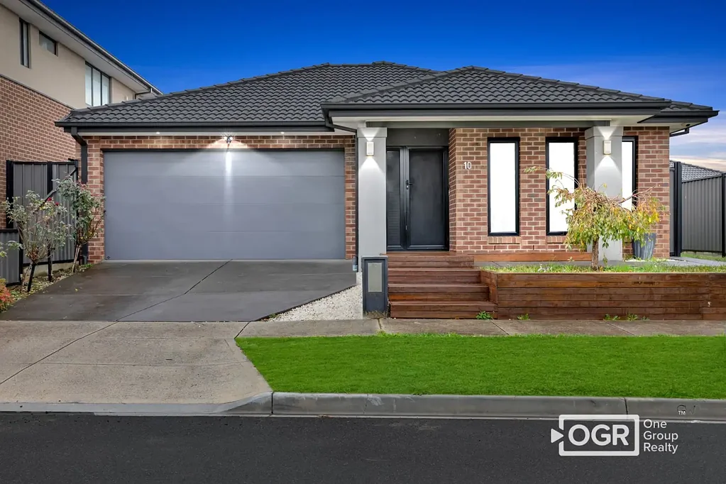 Charming and Spacious Home for Lease!