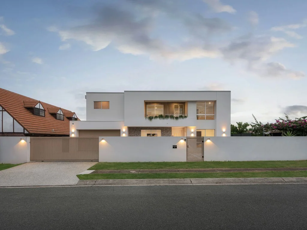 Robertson 6 Bedroom Architectural Brilliance. Beyond Ordinary.