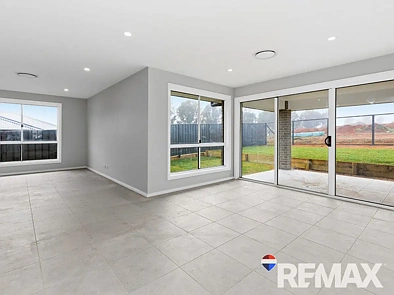 2/14 Waterworks Road, Junee, NSW 2663, 4 침실, 2 욕실, House