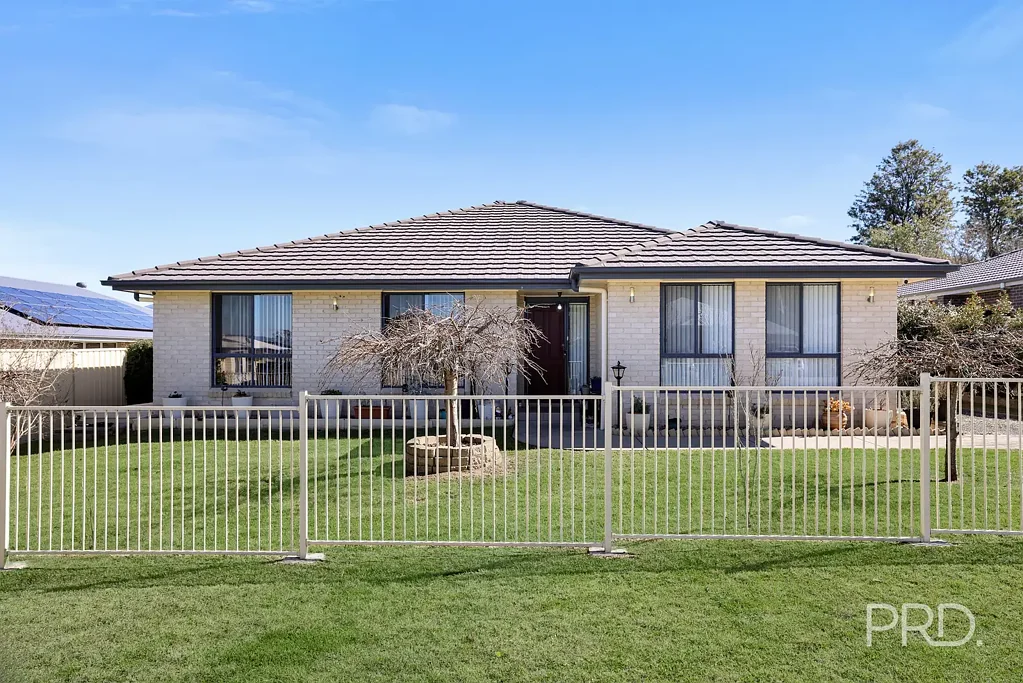 Murrurundi 4房  The Complete Package: Spacious Family Home, Huge Barn Shed & Established Gardens