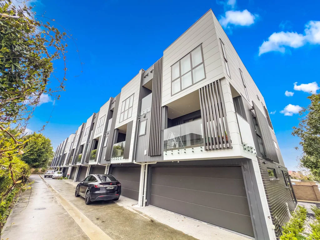 Epsom 4chambre URGENT SALE - Prestige Living in Epsom DGZ