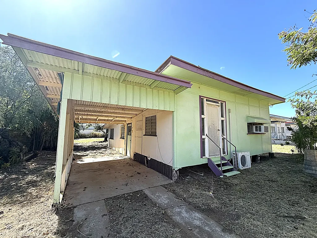 Barcaldine 2房  Ripe for Renovation - Endless Potential on 767m²