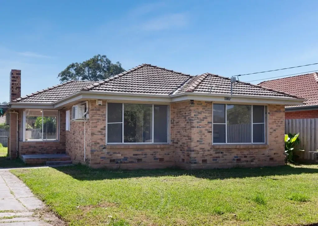CHARMING FAMILY HOME IN PRIME POSITION