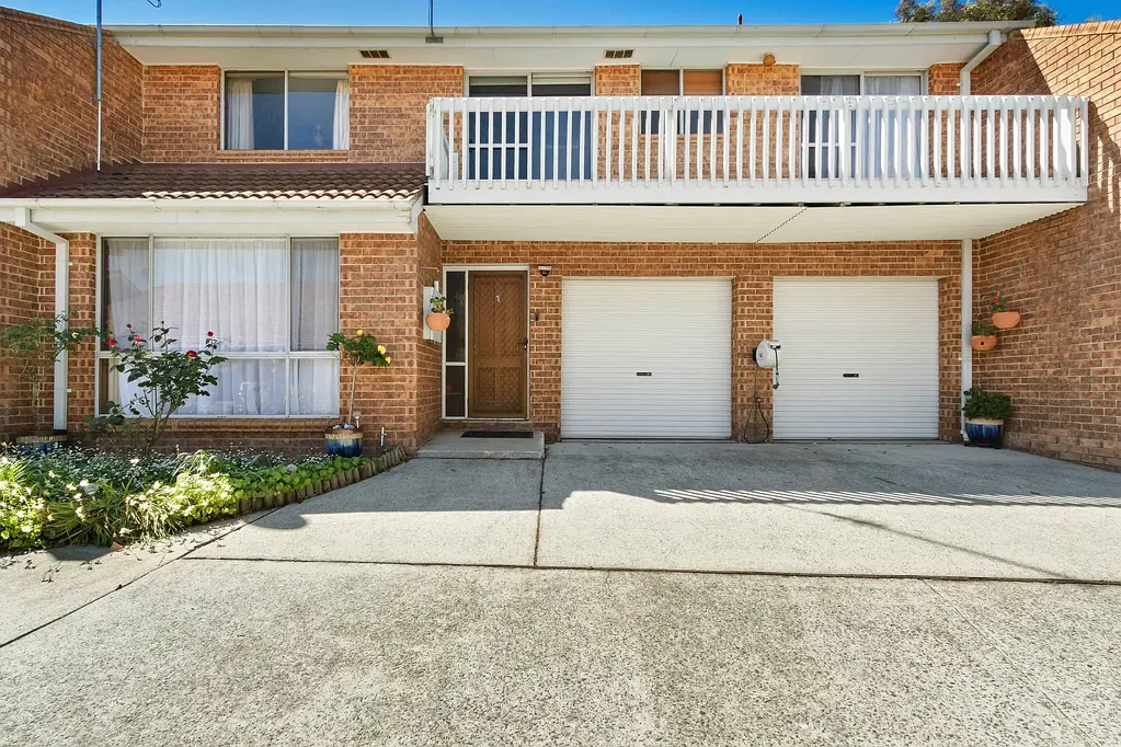 1/32 Clamp Place, Greenway, ACT 2900