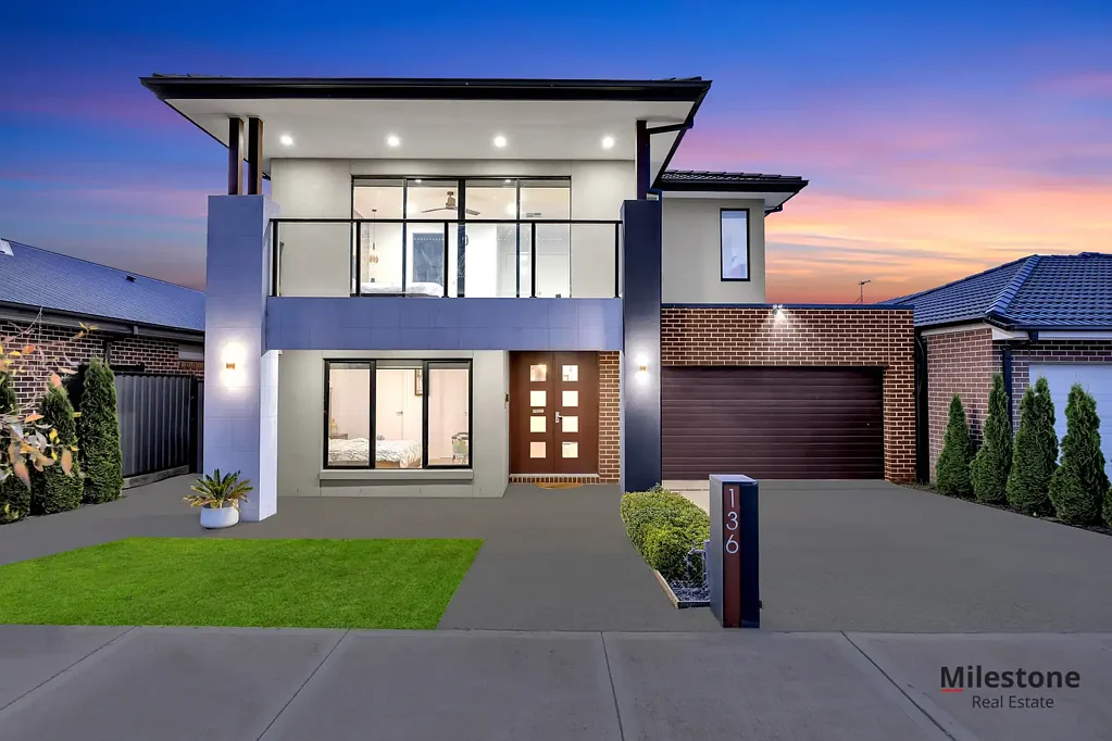 Truganina 5कमरा East Facing - Splendid Double-Storey Home Ticks All The Boxes!