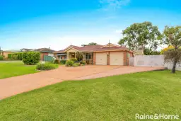 6 ROBINIA WAY, Worrigee