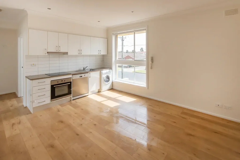 Refurbished 2 Bedroom Unit