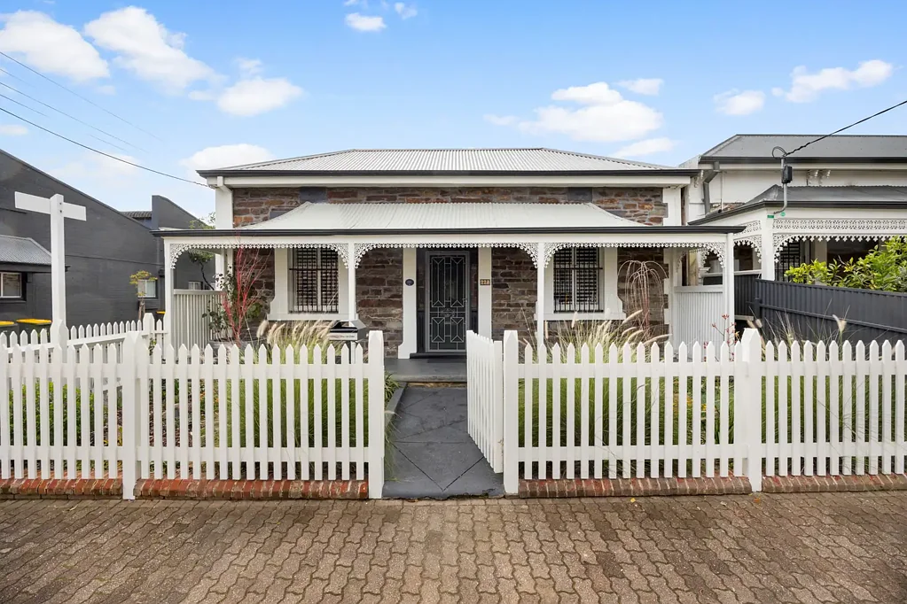 Adelaide 4房  Substantial Bluestone Double Fronted Character Cottage - Residential/Commercial?