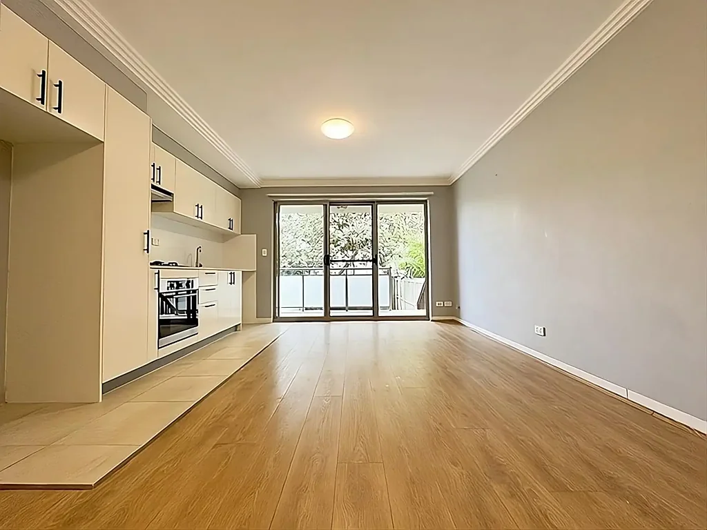SPACIOUS ONE BEDROOM APARTMENT