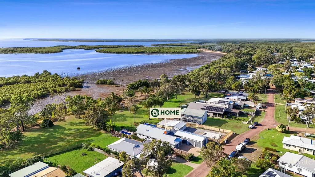 Cungulla 4침실 Coastal Living with Exceptional Shed Space and Foreshore Outlook