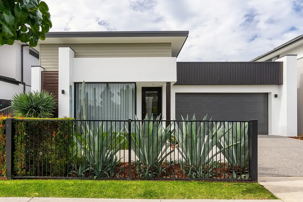 Ex-Display Masterpiece Showcasing Style, Space & Elegance with Pool & Solar