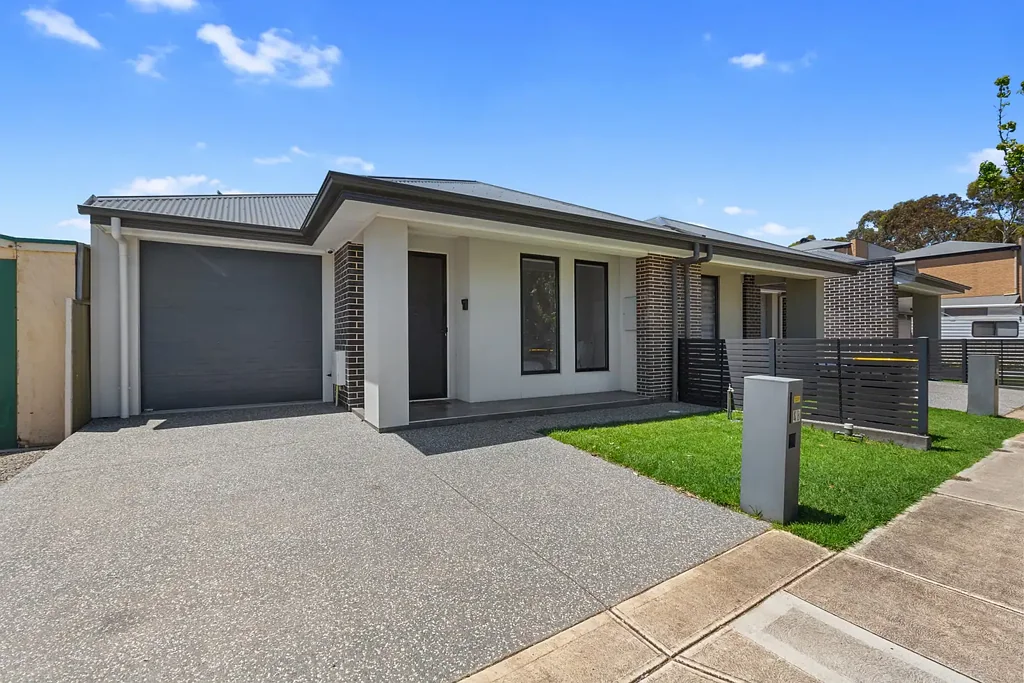 Flinders Park 3 Slaapkamer Modern Spacious Home in the Heart of Flinders Park!