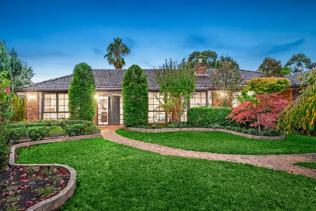 Templestowe 5Moenga Stunning Renovated Single-Level Family Oasis in Dual School Zones