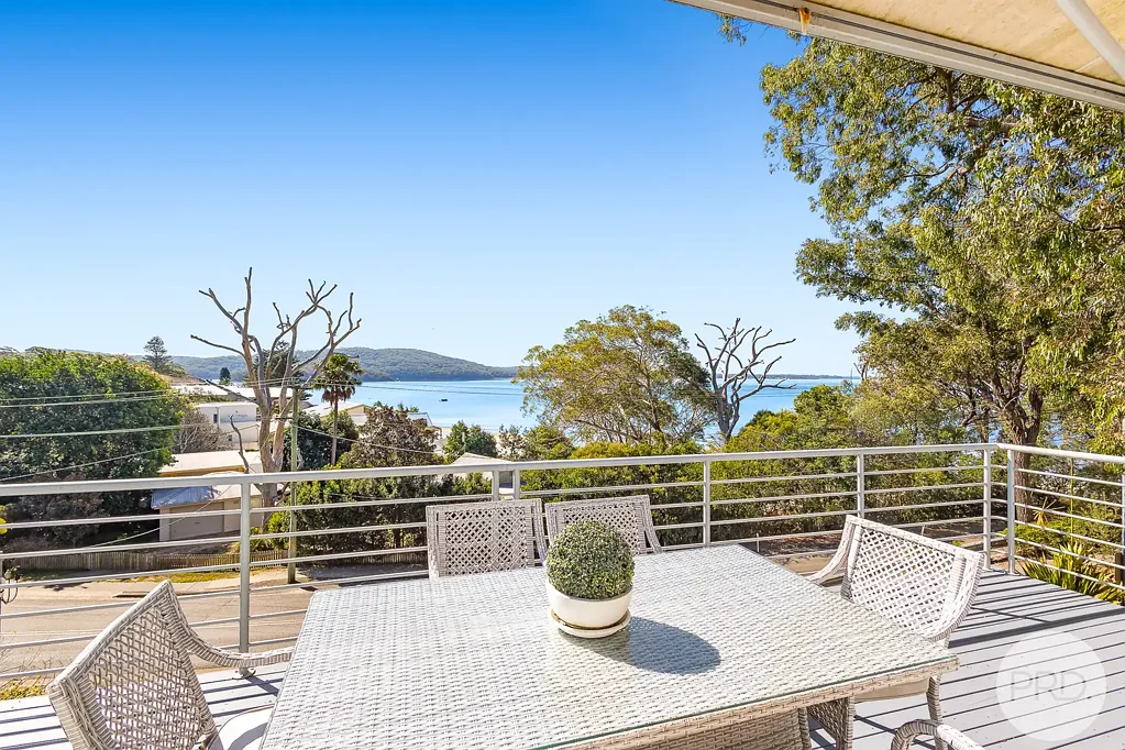 Soldiers Point 3房  Elevated Coastal Living with Breathtaking Water Views